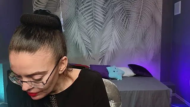 Rose Noir online show from 17, 12, 2024