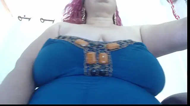 Xileny-Halliwey online show from 6, 4, 2026