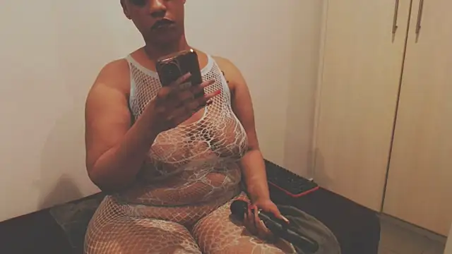 LolaTwerksXX online show from 8, 3, 2026