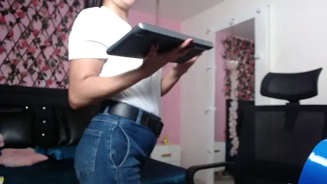 Snapshot of GeorginaBianco chatting on 19, 1, 2026 GeorginaBianco online show from 19, 1, 2026