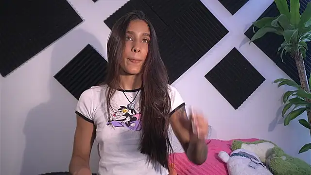 Ambeer Rousess online show from 8, 11, 2025