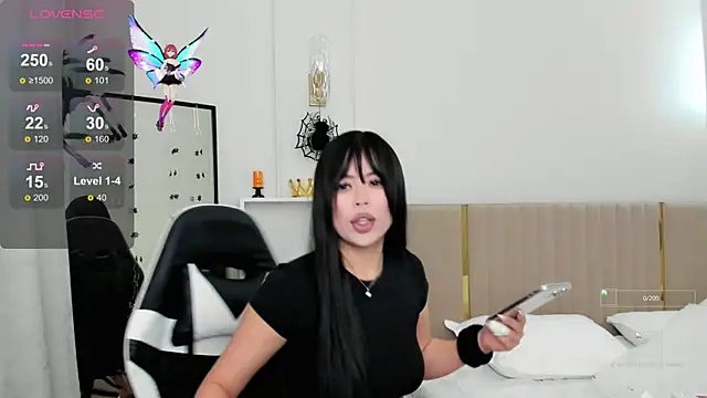 Snapshot of may_mia chatting on 4, 11, 2025 may mia online show from 4, 11, 2025