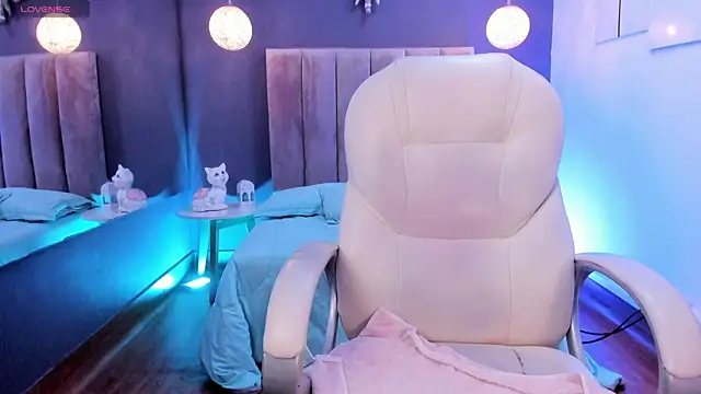 cami rouxxx  online show from 8, 10, 2025