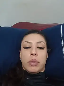 dudaferraz7 online show from 24, 6, 2026