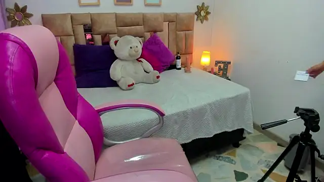 olivia willd online show from 17, 10, 2025