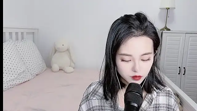 XINXINh online show from 18, 12, 2024