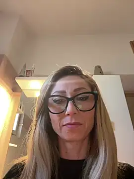 harleyejoker1 online show from 21, 2, 2025