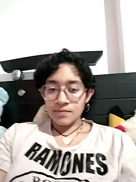 Lili Gomez  online show from 21, 12, 2025