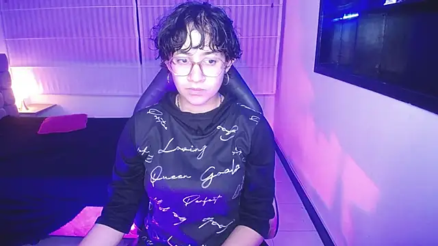 Lili Gomez  online show from 9, 1, 2026