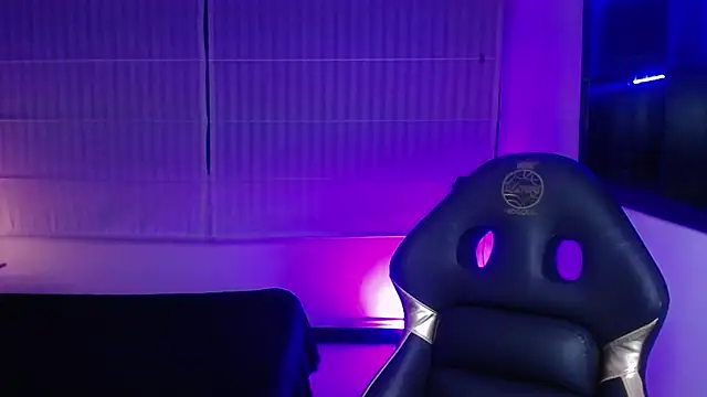 Lili Gomez  online show from 26, 11, 2025