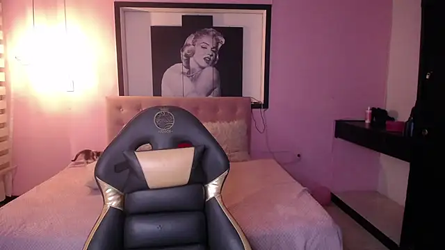 Lili Gomez  online show from 9, 11, 2025