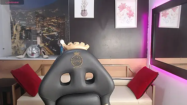 Lili Gomez  online show from 10, 9, 2025