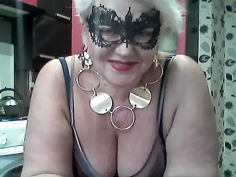Lisa Suzie online show from 6, 2, 2026