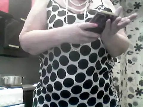 Lisa Suzie online show from 9, 2, 2025