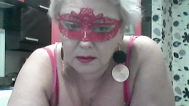 Lisa Suzie online show from 15, 10, 2025