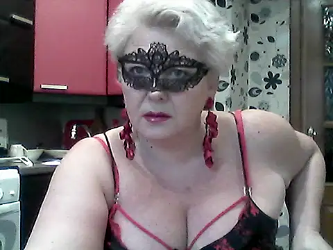 Lisa Suzie online show from 6, 11, 2025