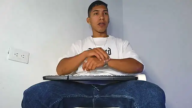 maximo vega newv online show from 11, 2, 2026