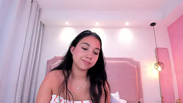 sophiawhite   online show from 26, 2, 2025