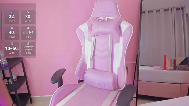 sophiawhite   online show from 28, 10, 2025