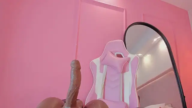 sophiawhite   online show from 5, 11, 2025