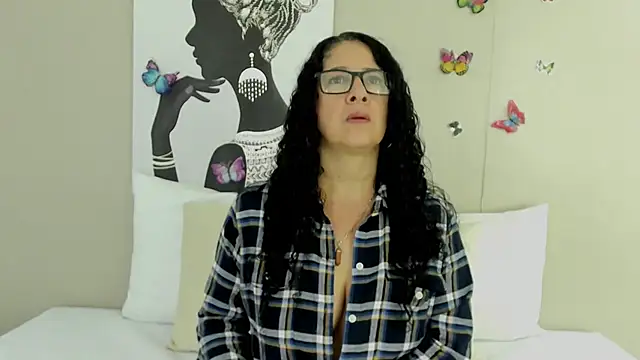 Adelesmithh online show from 2, 12, 2025