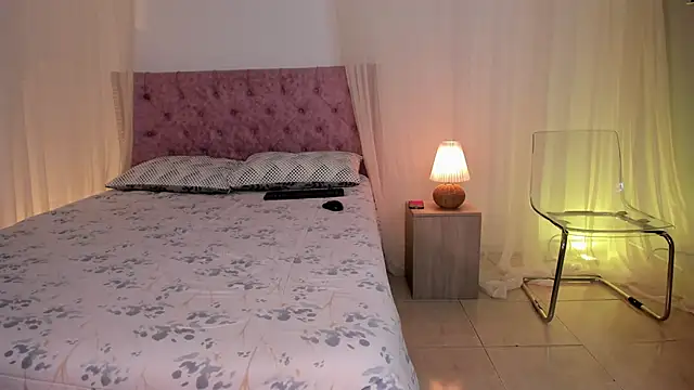 Snapshot of Lia_Sweett_ chatting on 22, 11, 2025 Lia Sweett online show from 22, 11, 2025