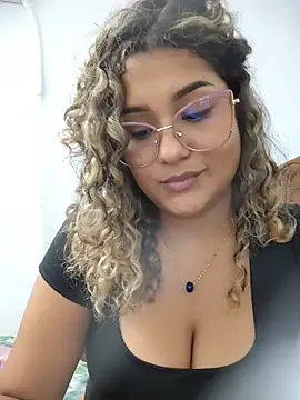 Snapshot of BrendaGirs chatting on 5, 7, 2026 BrendaGirs online show from 5, 7, 2026