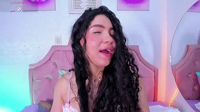 amandalee01 online show from 7, 11, 2025