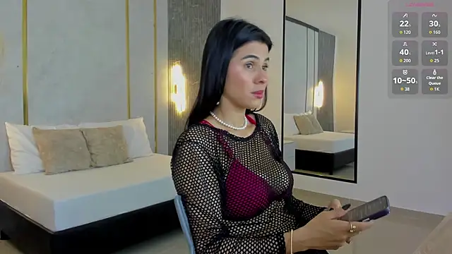 stephanya  online show from 8, 9, 2025