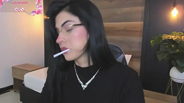 stephanya  online show from 6, 5, 2026