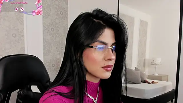 stephanya  online show from 14, 5, 2026