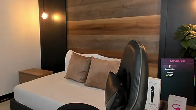 stephanya  online show from 1, 12, 2025