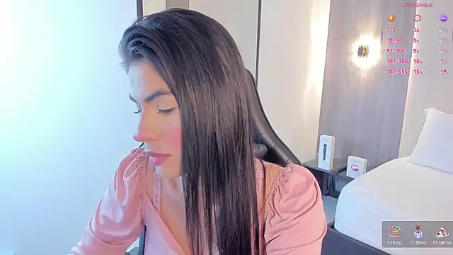 stephanya  online show from 30, 10, 2025