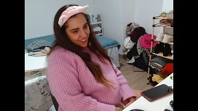 Ursumi1 online show from 7, 11, 2025