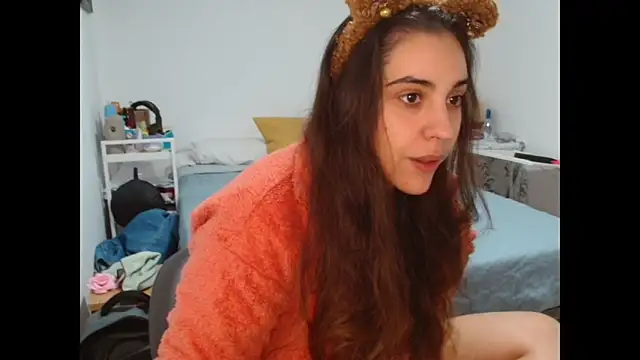 Ursumi1 online show from 6, 11, 2025