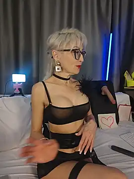 Snapshot of Milforja chatting on 18, 5, 2026 Milforja online show from 18, 5, 2026