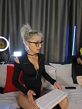 Snapshot of Milforja chatting on 27, 6, 2026 Milforja online show from 27, 6, 2026