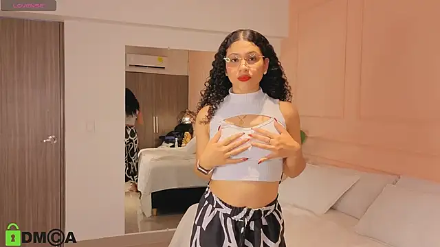 SHARONN     online show from 10, 9, 2025