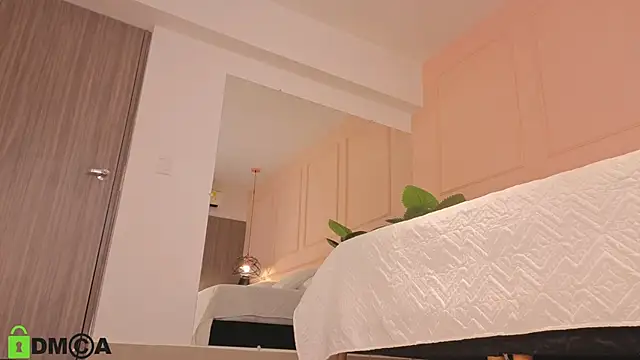 SHARONN     online show from 9, 9, 2025