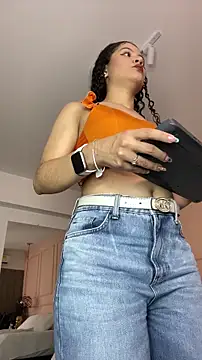 Snapshot of SHARONN____ chatting on 3, 3, 2026 SHARONN online show from 3, 3, 2026