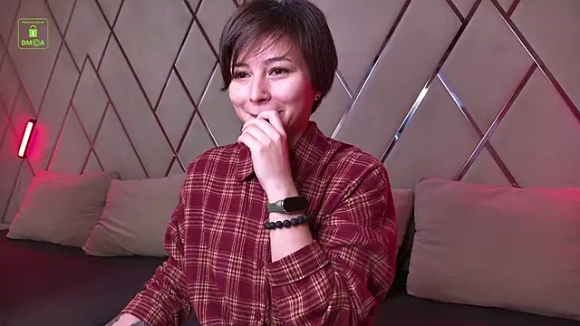 Ishtar Divine online show from 9, 11, 2025