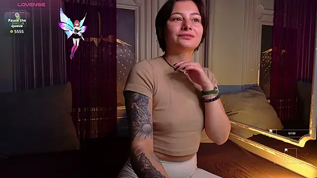 Ishtar Divine online show from 8, 10, 2025