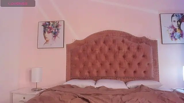 aggy castel online show from 10, 9, 2025