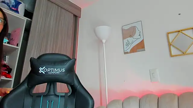 Tamaraa Serra online show from 2, 10, 2025