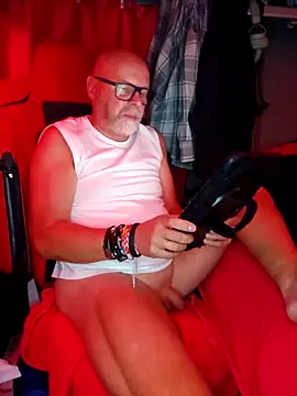 KOMANDOS74 online show from 18, 9, 2025
