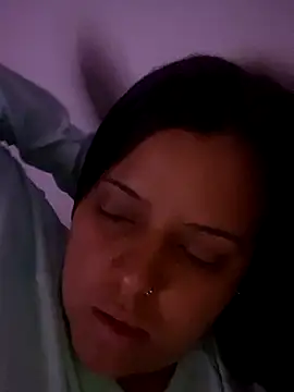 Snapshot of tuty_Tap chatting on 15, 10, 2025 tuty Tap online show from 15, 10, 2025