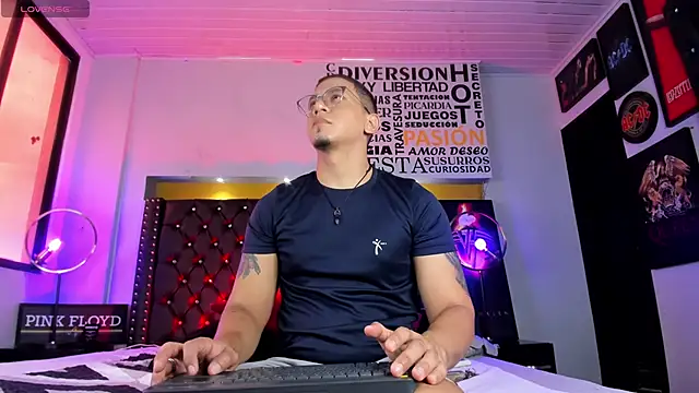 Snapshot of JoshMillerr_ chatting on 14, 5, 2026 JoshMillerr online show from 14, 5, 2026