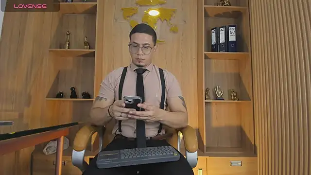 Snapshot of JoshMillerr_ chatting on 16, 5, 2026 JoshMillerr online show from 16, 5, 2026