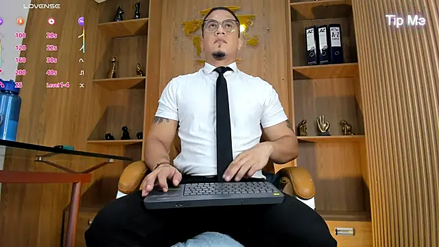 Snapshot of JoshMillerr_ chatting on 29, 5, 2026 JoshMillerr online show from 29, 5, 2026