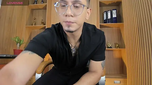 Snapshot of JoshMillerr_ chatting on 20, 5, 2026 JoshMillerr online show from 20, 5, 2026